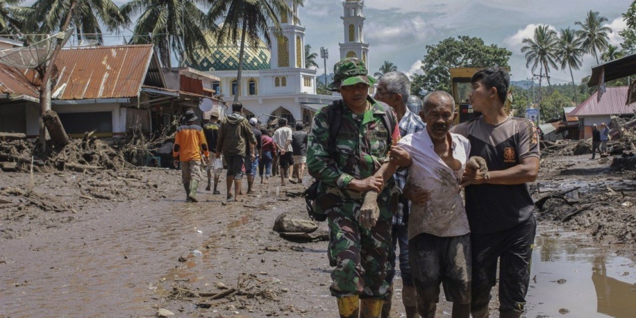 Endonezya’da Sel: 34 Ölü