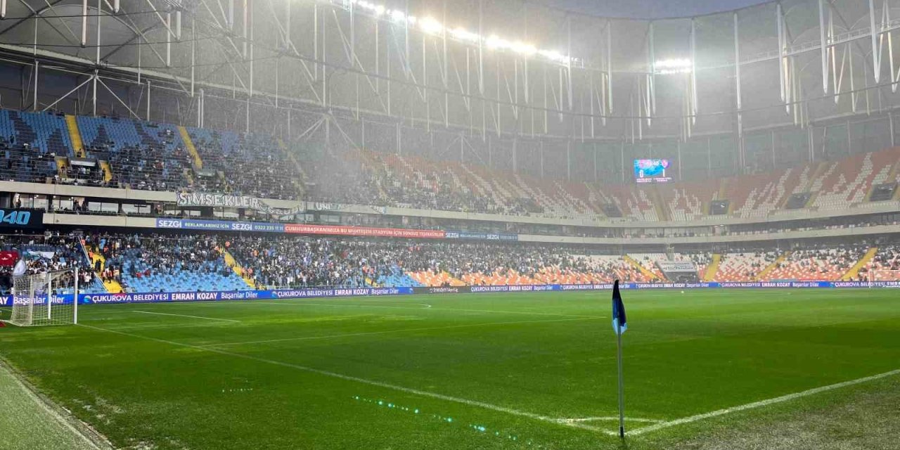 Trendyol Süper Lig’in 36. Haftasında Oynanan Adana Demirspor - Gaziantep Fk Maçına Yoğun Yağış Sebebiyle 12. Dakikada Ara Verildi.