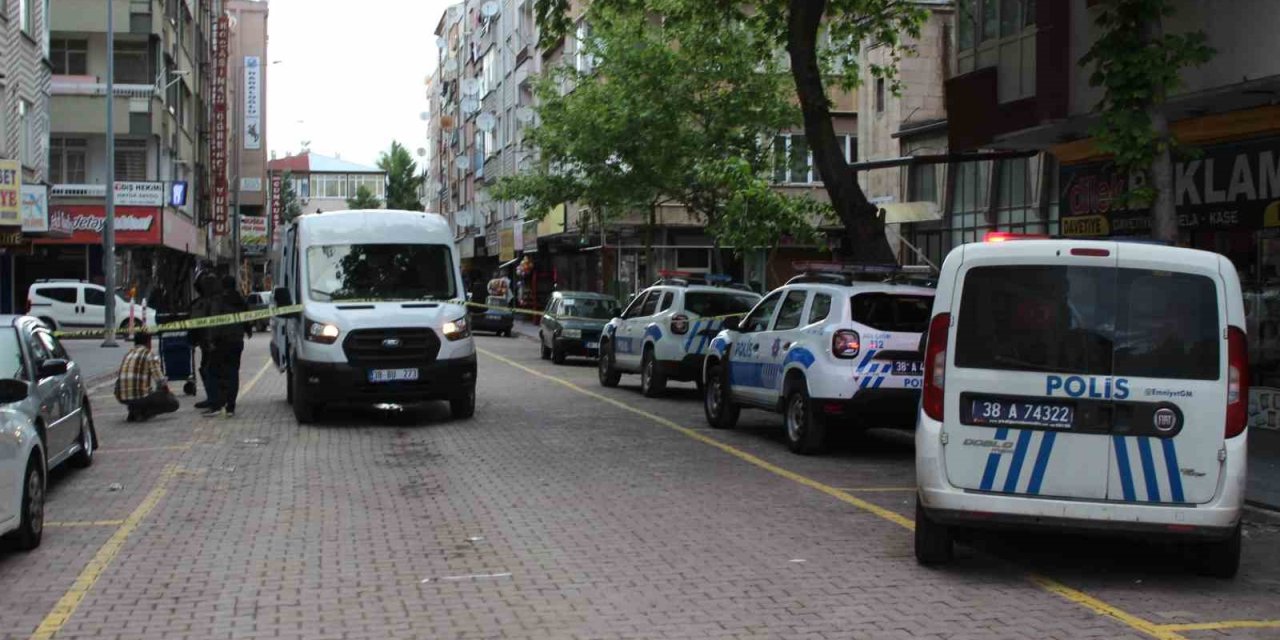 Kayseri’de Aynı Bölgede Bulunan Üç Şüpheli Çanta Fünyeyle Patlatıldı