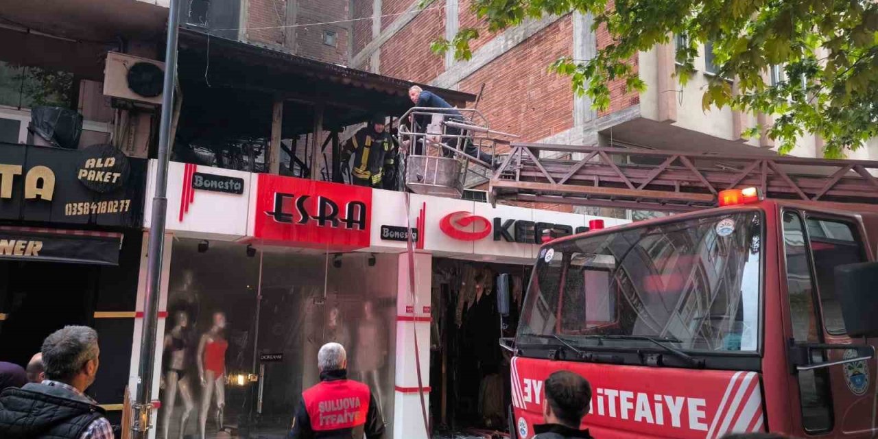 Amasya’da 2 İşyeri Alev Alev Yandı