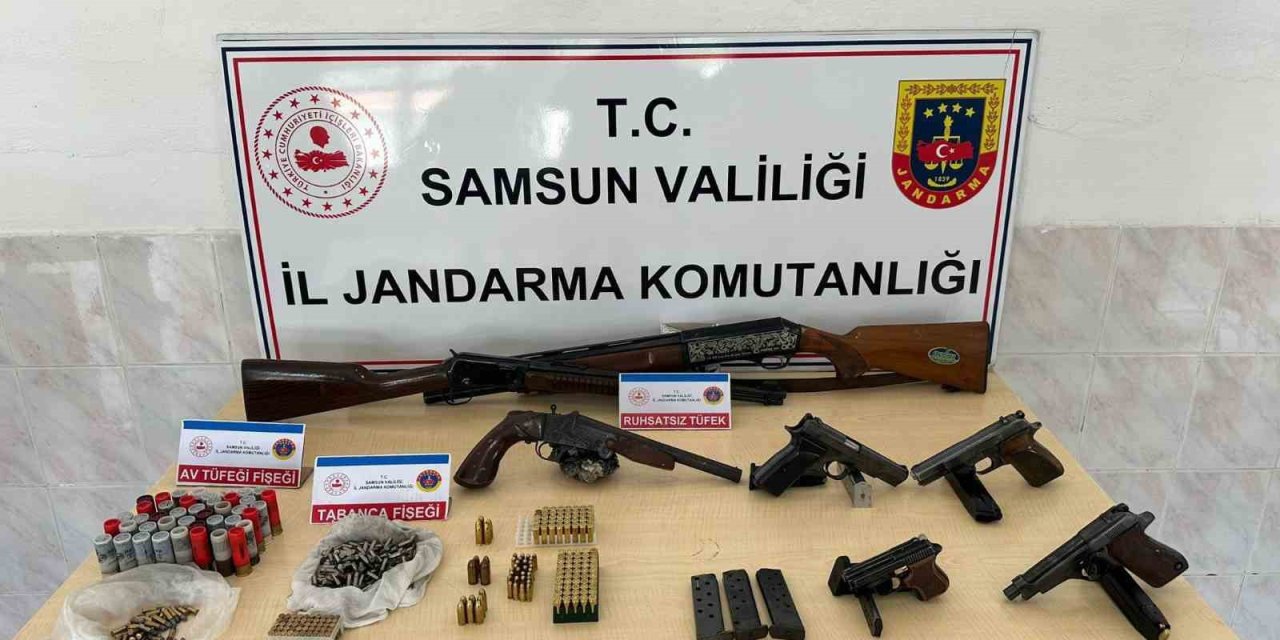 Jandarmanın Operasyonunda Silah Ve Mühimmat Ele Geçirildi