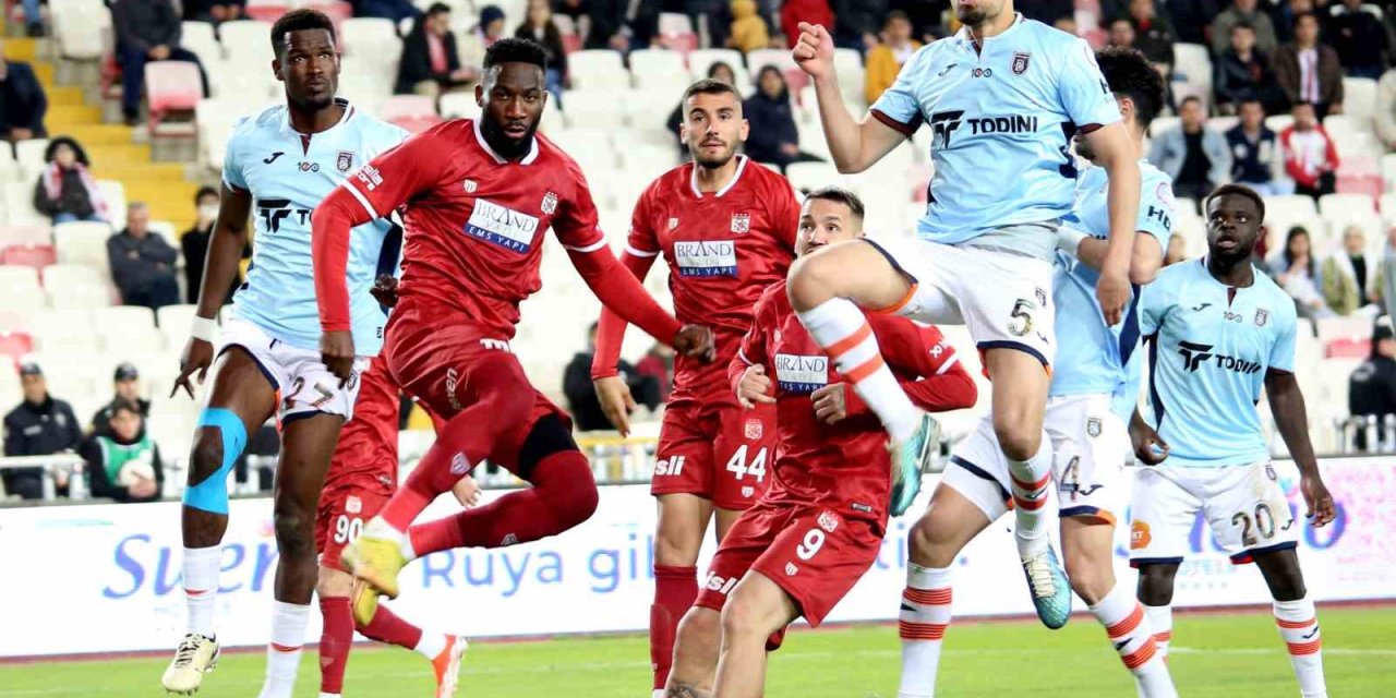 Trendyol Süper Lig: Sivasspor: 0  - Rams Başakşehir: 1 (Maç Sonucu)