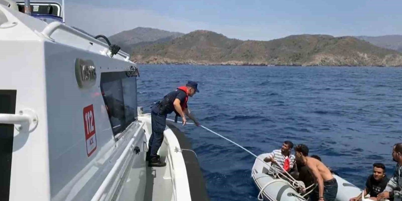 Sahil Güvenlik Denizden Düzensiz Göçmen Topladı
