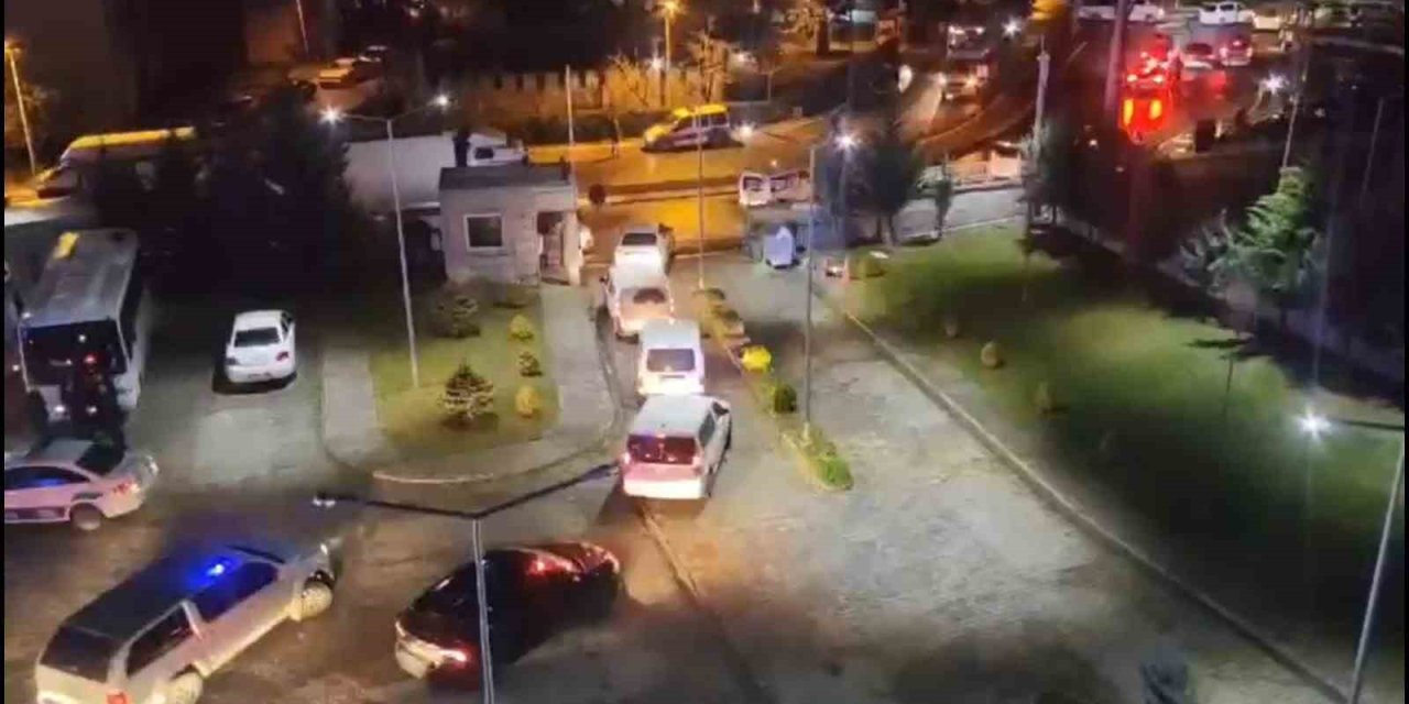 Son 5 Günde Aranan Şahıslara Yönelik "Çember-18" Operasyonlarında 4 Bin 995 Kişi Yakalandı