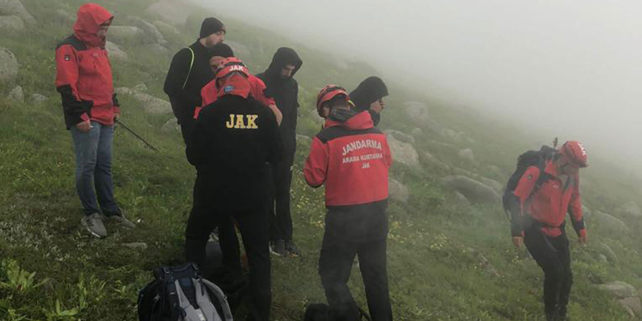 Rize'de yaylada kaybolan 5 kişiyi JAK ekibi buldu