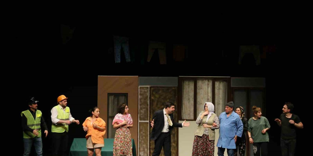 Büyükşehirden Tiyatroya Davet