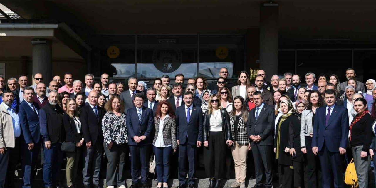 Cumhurbaşkanı Yardımcısı Yılmaz: “Öğretmenlere Yönelik Şiddet Olaylarını Önleyecek Bir Yasal Düzenleme Gündemimizdedir”