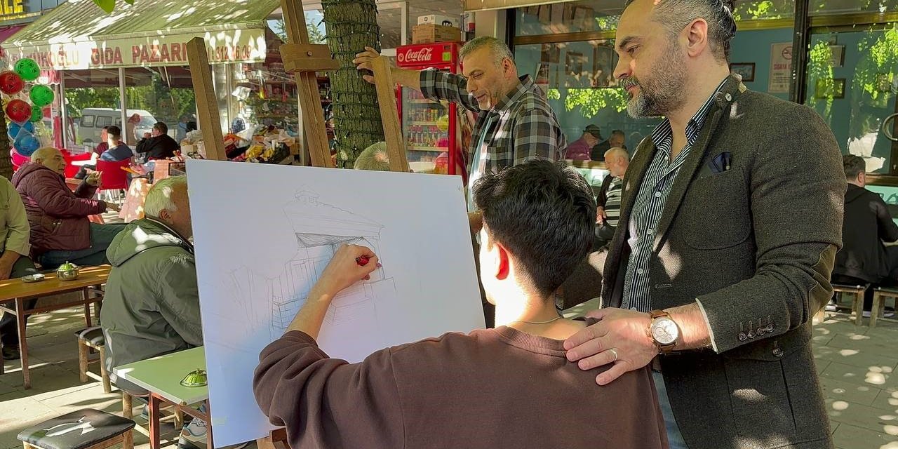 Artvin’de Üniversite Öğrencileri Sanatı Halkla Buluşturuyor