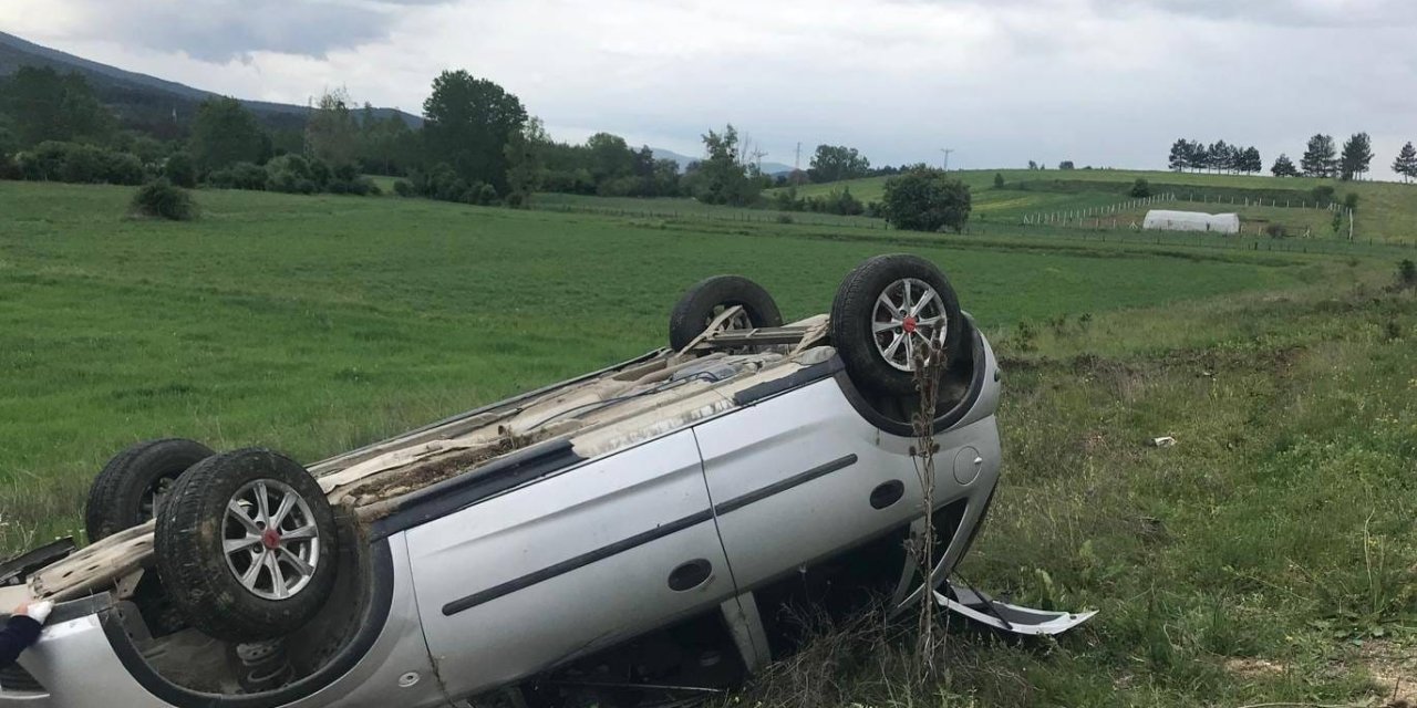 Köpeğe Çarpmamak İçin Manevra Yapan Sürücü Otomobili İle Takla Attı: 1 Yaralı