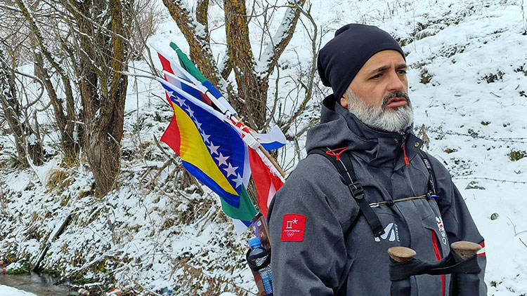 Mekke'ye ulaşmak için 6 bin kilometreden fazla yol yürüyecek