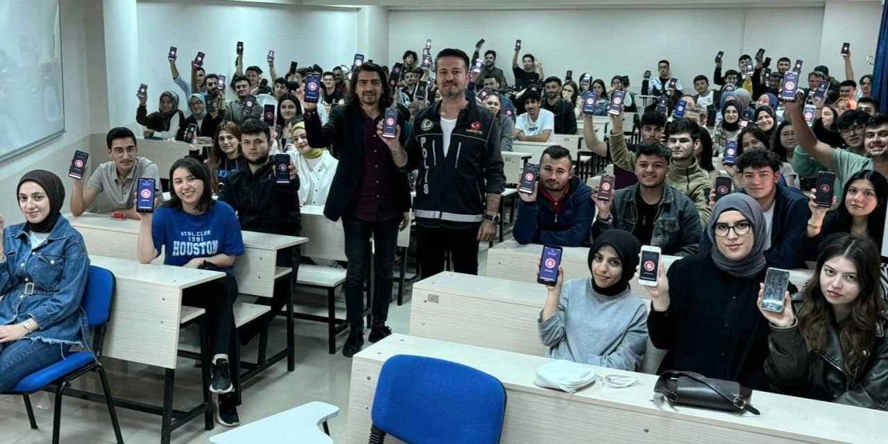 Bursa Polisi "En İyi Narkotik Polisi Anne" Bilgilendirmesi Yaptı