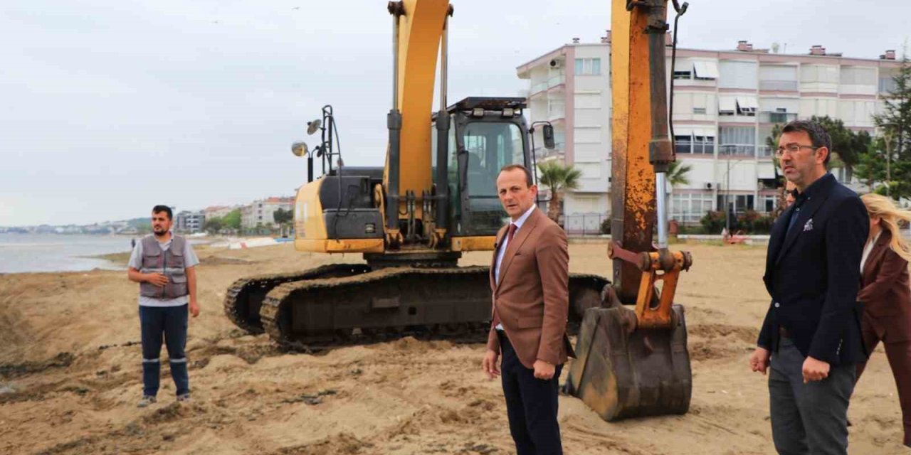 Çiftlikköy Sahilinde Temizlik Alarmı