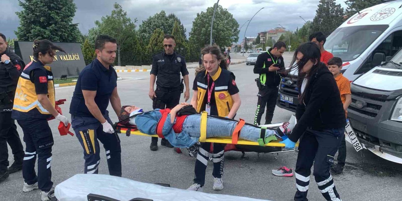 Karaman’da Minibüs Motosiklete Arkadan Çarptı: 1 Yaralı