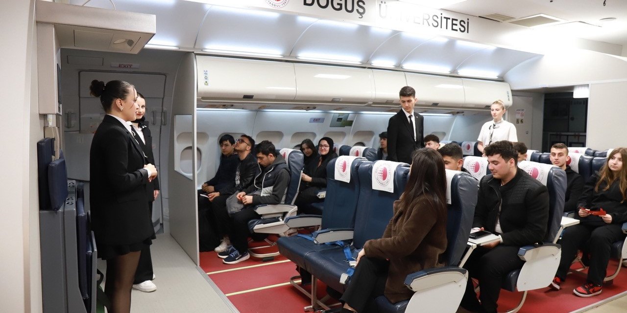 Üniversiteden Meslek Liselilere Kariyer Desteği