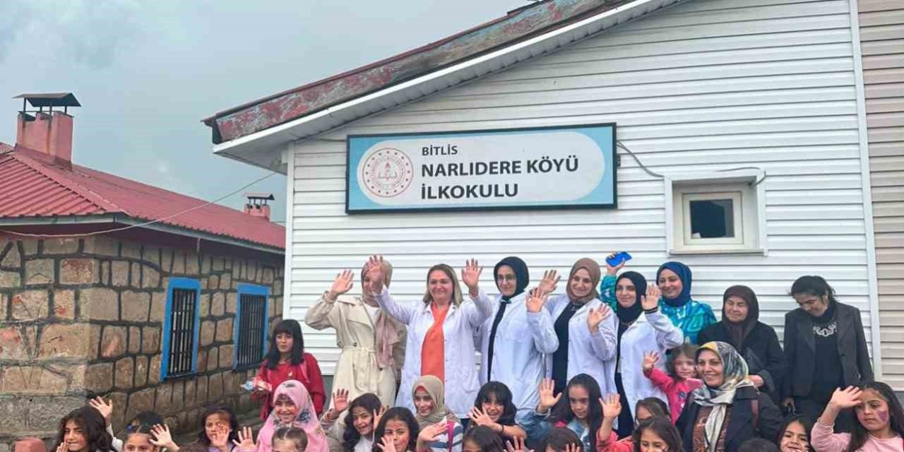 Köy Okullarındaki Kız Çocuklarına Yönelik Saç Kesimi Yapıldı