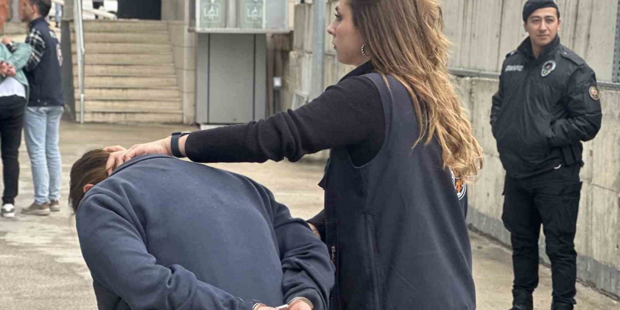 Bursa’da ’çağrı Merkezi’ Çetesine Operasyon: 38 Gözaltı