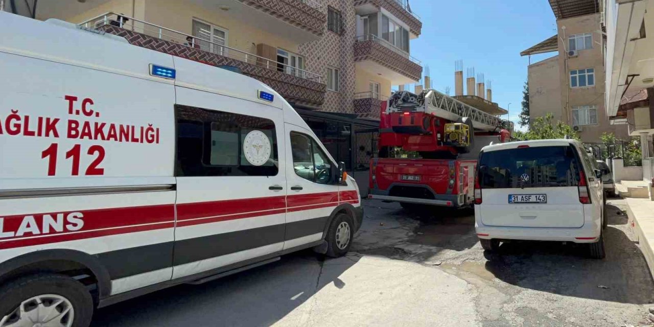 Hatay’da Bir Kişinin Cansız Bedeni Apartman Boşluğunda Bulundu