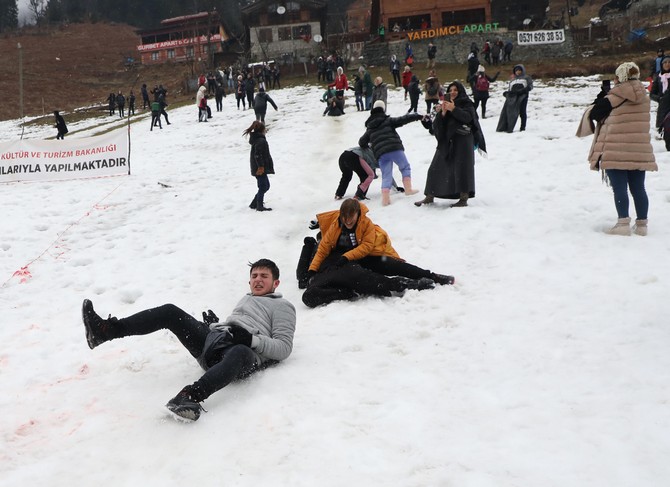 Rize'de "15. Ayder Kar Festivali" başladı