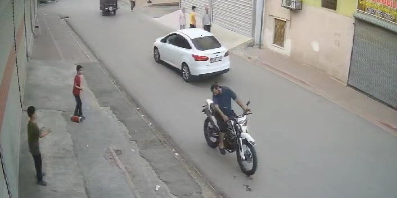 Uçurtma İpine Takılan Motosiklet Sürücüsü Kaza Yaptı