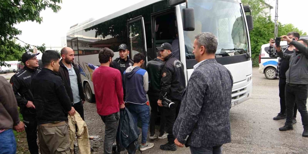 Malatya’da İş Yerinde 25 Düzensiz Göçmen Yakalandı