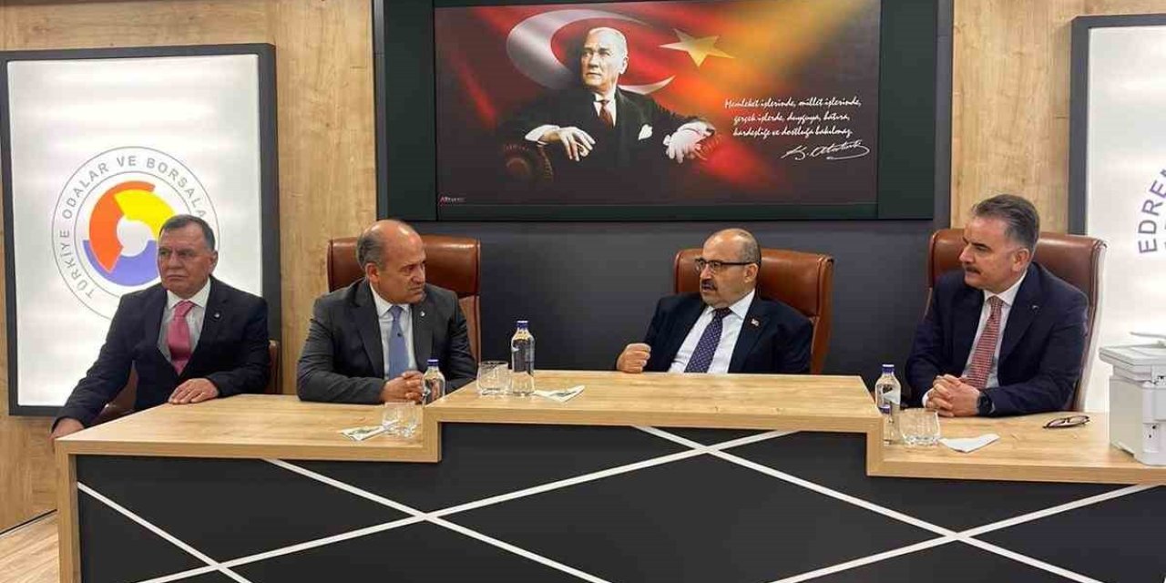 Vali Ustaoğlu, Edremit Ticaret Odası’nı Ziyaret Etti