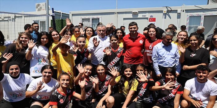 Bakan Bak: Kabinemizin, hükümetimizin önceliği deprem bölgesindeki yaraları süratle sarmak