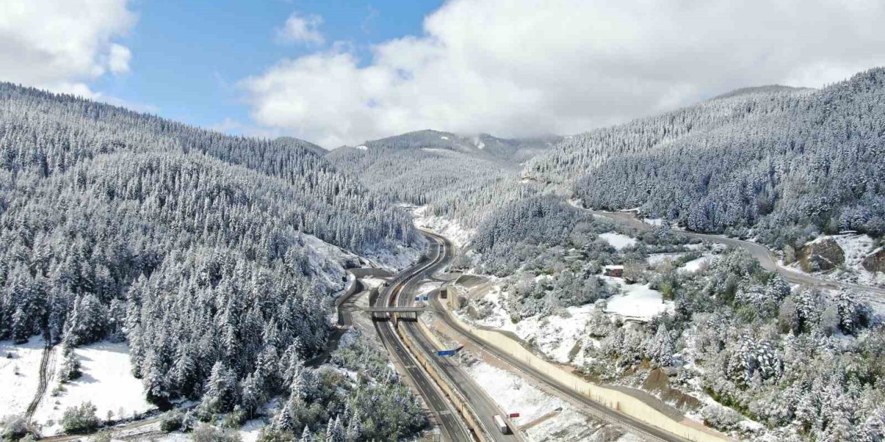 Mayıs Ayında Yağan Kar Ilgaz Dağı’nı Beyaza Bürüdü