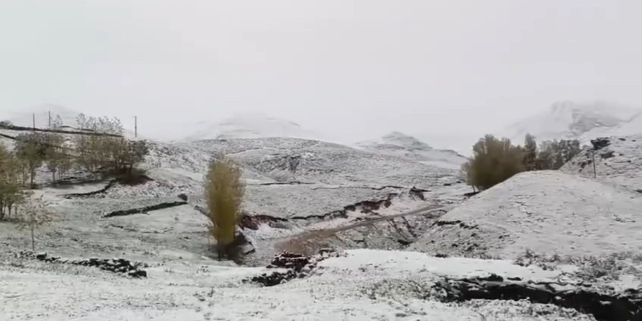 Ağrı’nın Yüksek Kesimleri Yağan Karla Beyaza Büründü