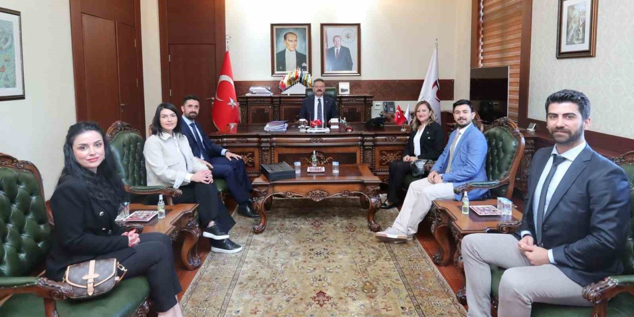 Vali Aksoy 14 Mayıs Eczacılık Günü’nü Kutladı