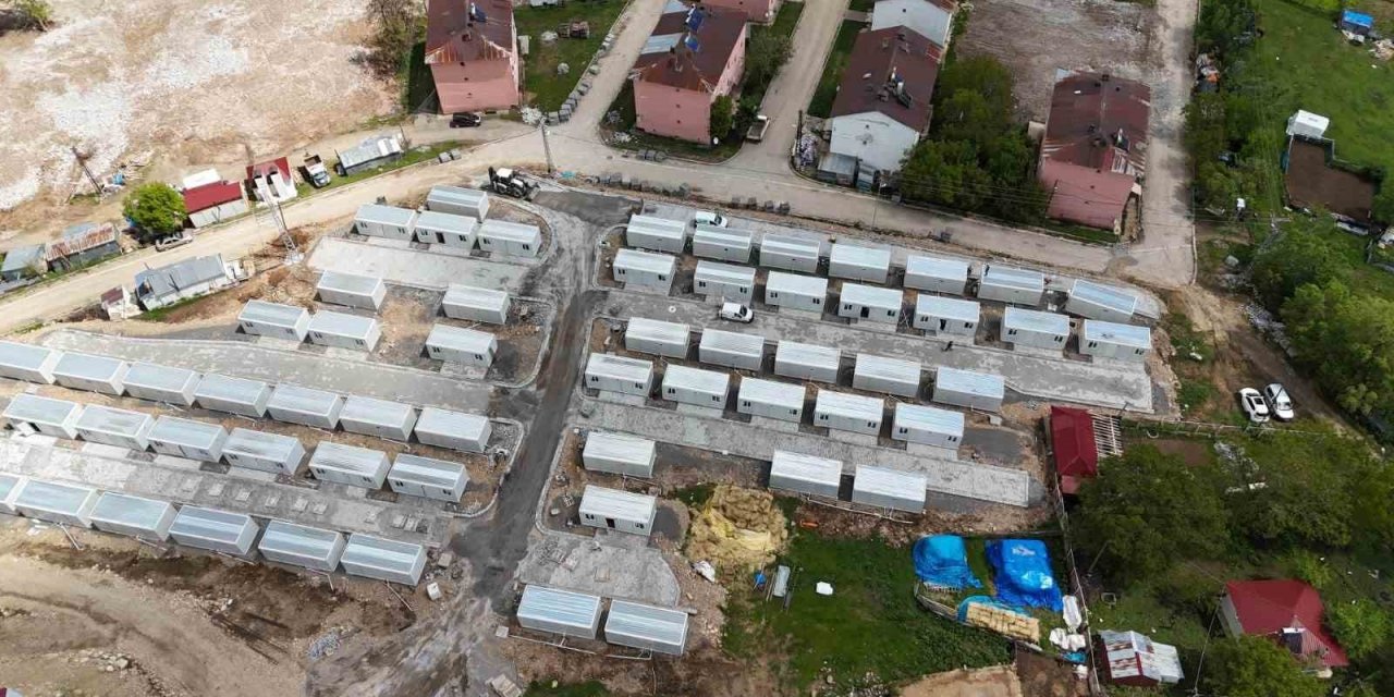 Tunceli’de Ağır Hasarlı Bina Tek Dokunuşta Yerle Bir Oldu