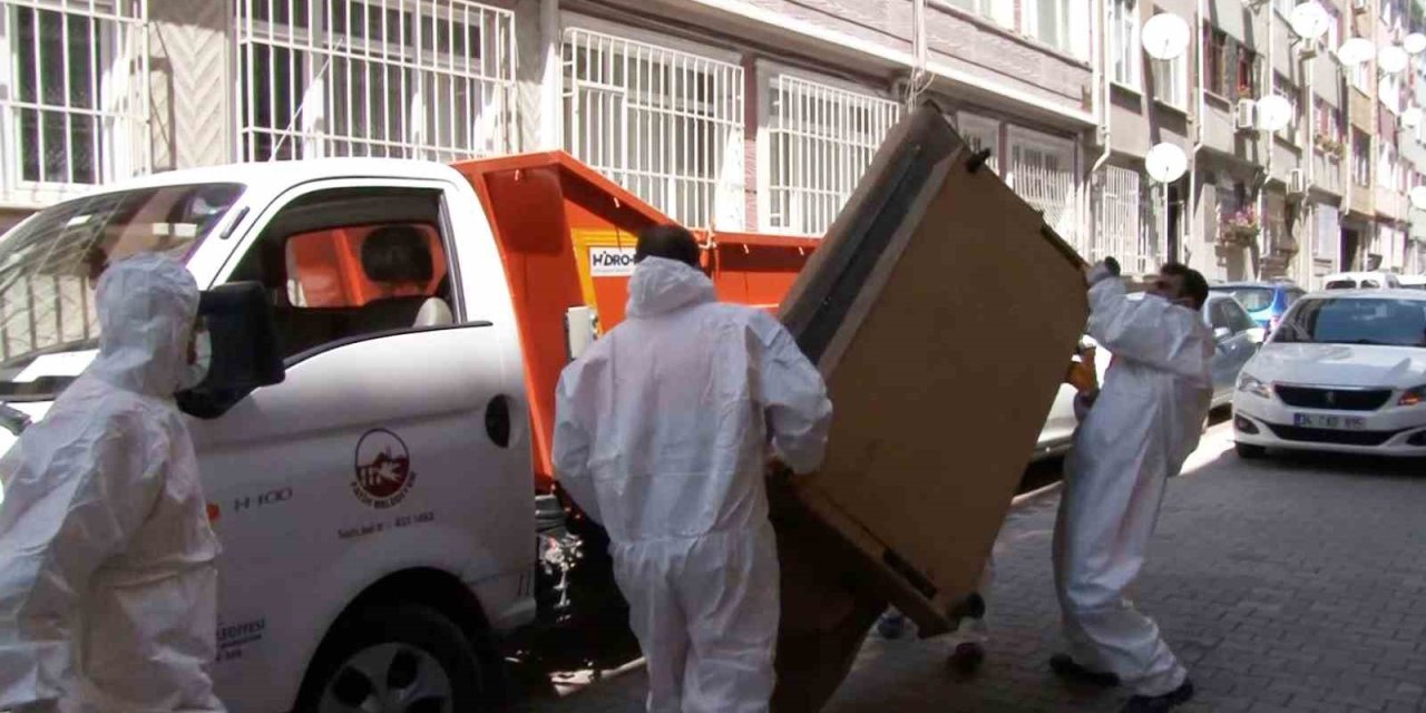 Fatih’te Evden Çok Miktarda Çöp Çıktı