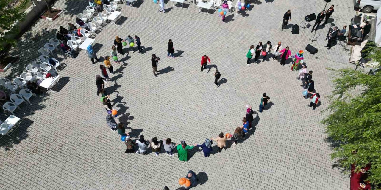 Elazığ’da "Engelsiz Uçurtma Şenliği" Renkli Görüntülere Sahne Oldu