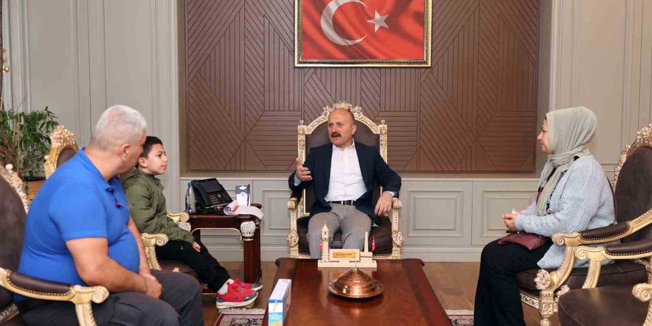 Vali Varol, Vatandaşları Makamında Ağırladı