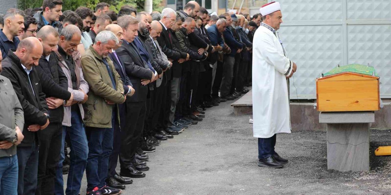 Trafik Kazasında Hayatını Kaybeden Genç İşadamı Son Yolculuğuna Uğurlandı