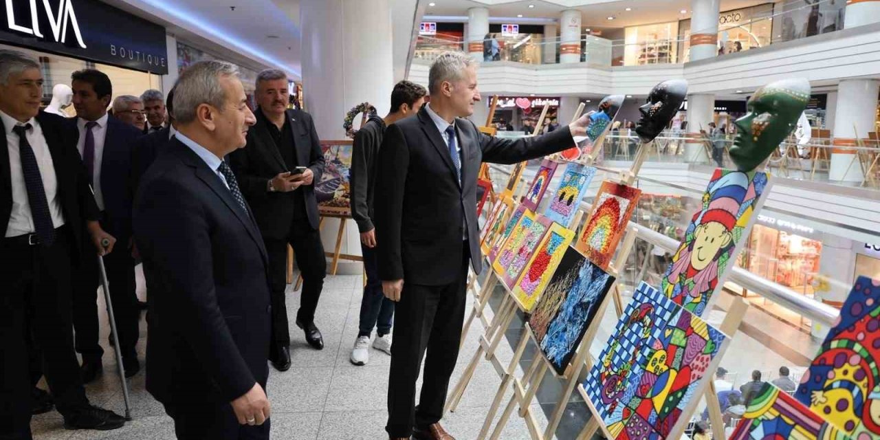 Engelliler Haftası Çerçevesinde Karabük’te "Farklılığım Benim Gücüm!" Sergisi Açıldı