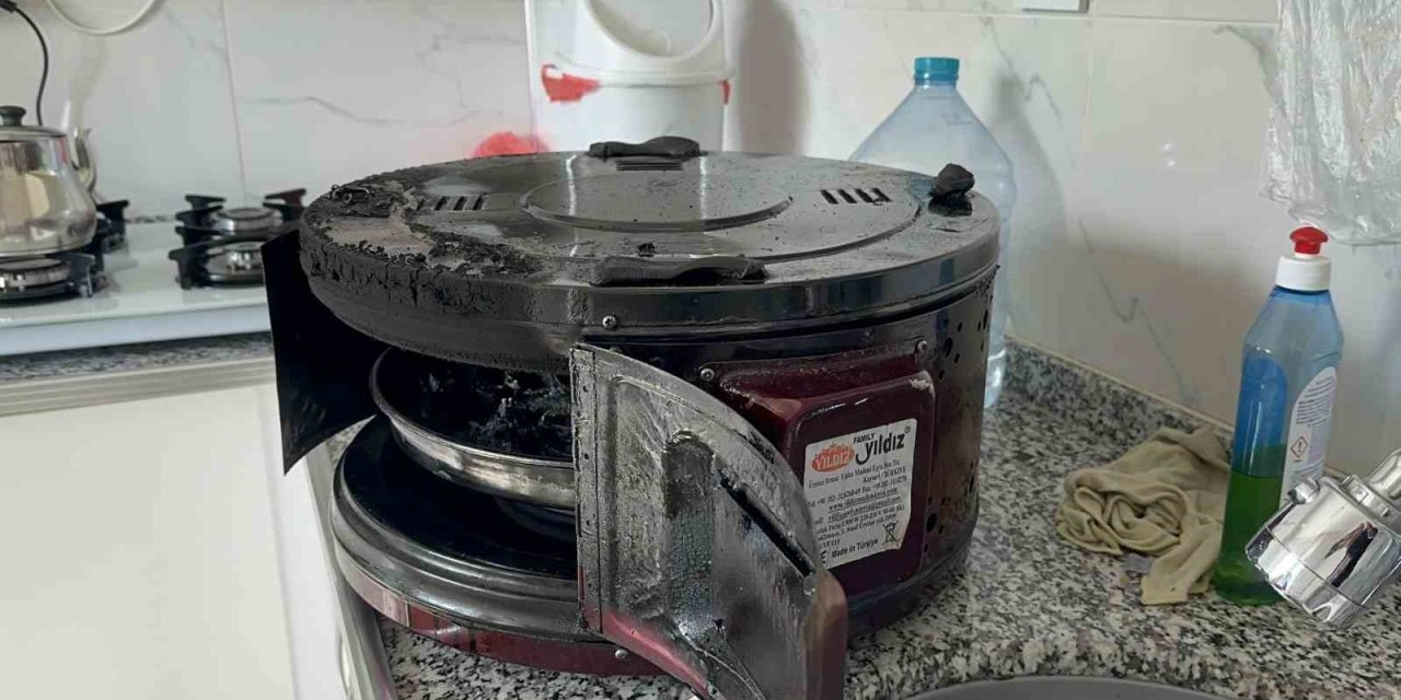 Fırında Unutulan Yemek Az Daha Evi Yakıyordu