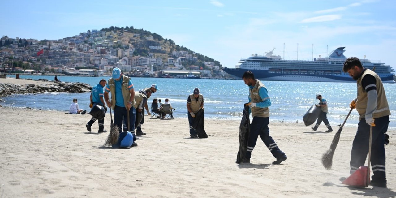 Kuşadası’nda Plajlar Sezona Hazırlandı