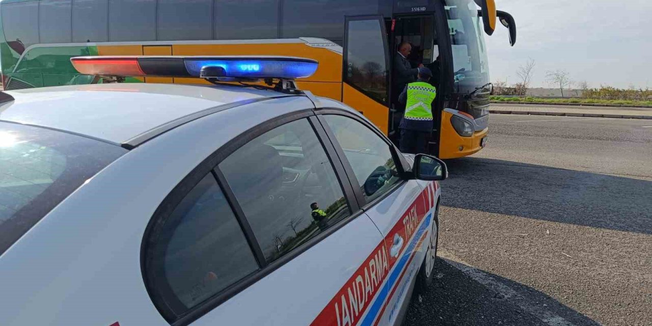 Jandarmadan Huzurlu Sokaklar Uygulaması: 128 Aranan Şahıs Yakalandı