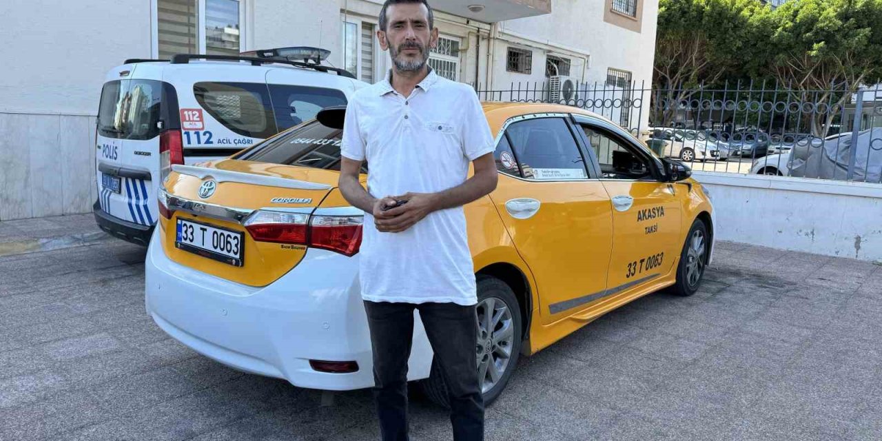 Mersin’de Taksiciyi Alıkoyan Biri Kadın 2 Kişi Yakalandı