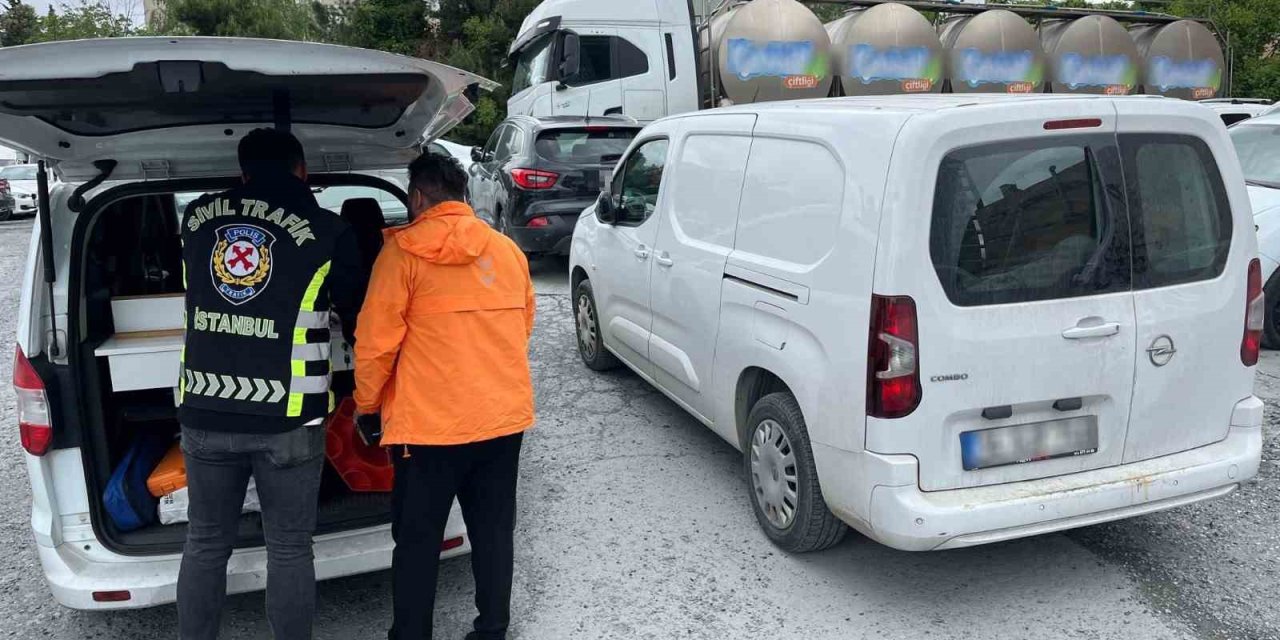 Yan Yoldan Geri Çıkarken Trafik Akışını Engelleyen Sürücülere Ceza Yağdı