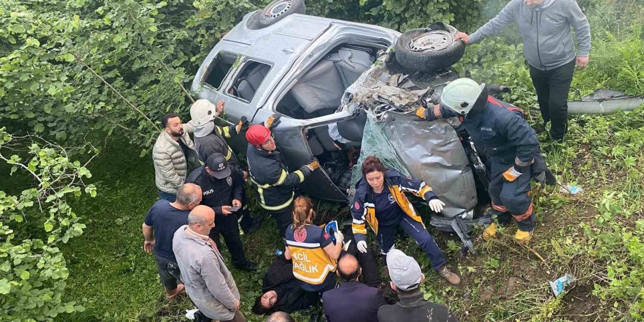 Ordu’da Kontrolden Çıkan Araç Bahçeye Uçtu: 5 Yaralı