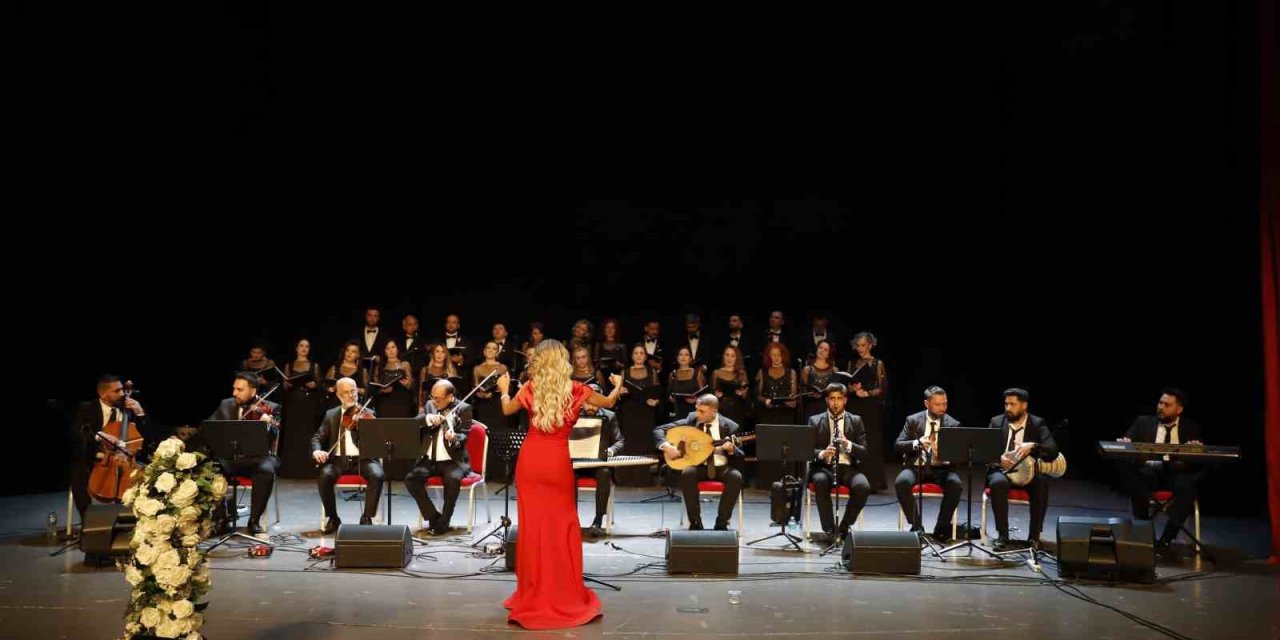 Öğretmenler Koro Kurdu, Muhteşem Bir Konser Verdi