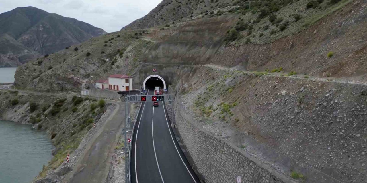Pirinkayalar Tüneli Hem Zamandan Hem Yakıttan Kazandırdı