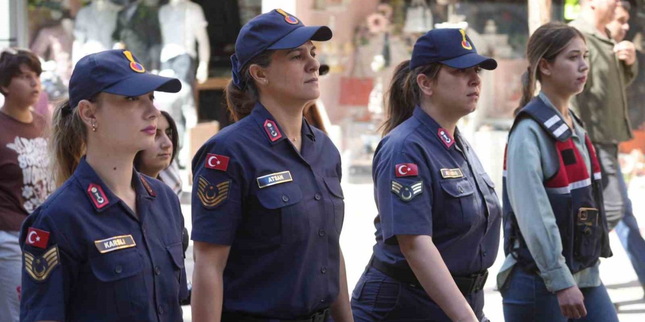 Kırıkkale’de "Aile Haftası" İçin Farkındalık Yürüyüşü Yapıldı