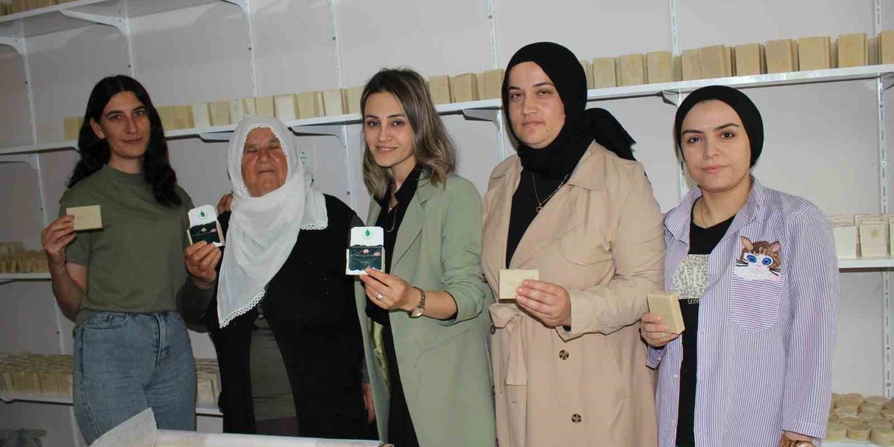 Çermikli Kadınlar Hem Üretiyor, Hem Kazanıyor