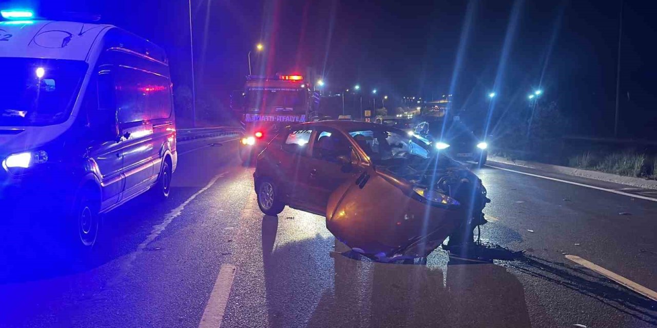 Çevre Yolun Yarış Pisti Gibi Kullanmaya Çalıştılar, Kaza Yapıp Hastanelik Oldular