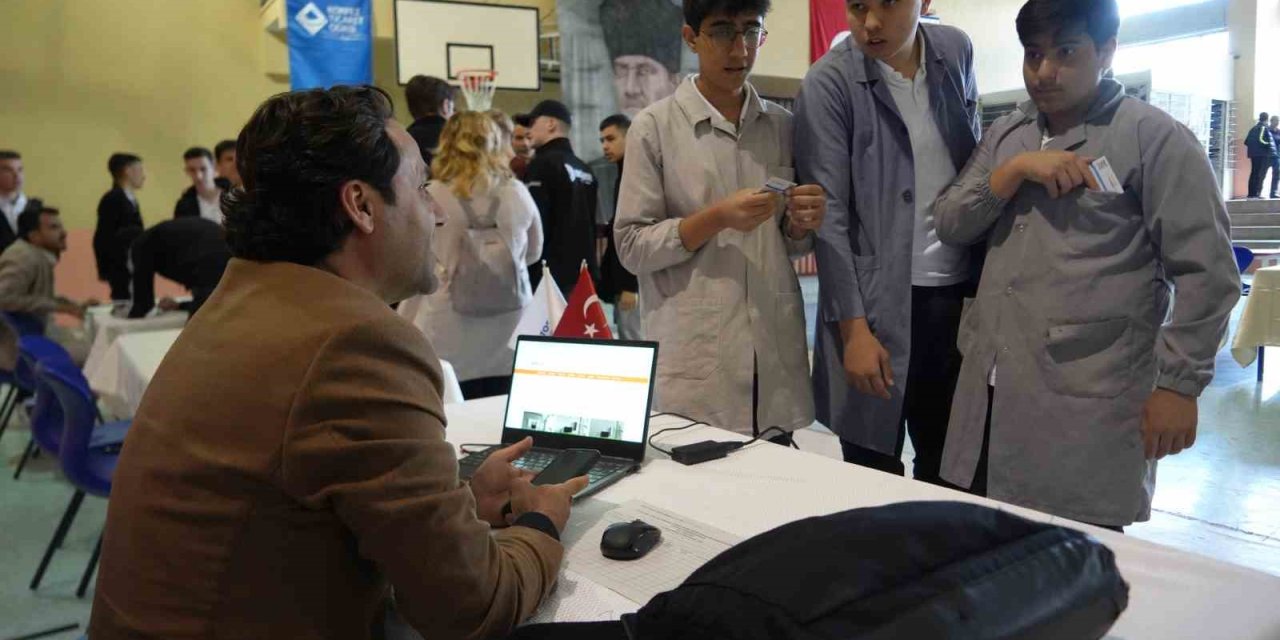 İş Dünyasına "Meslek Lisesi" Dopingi