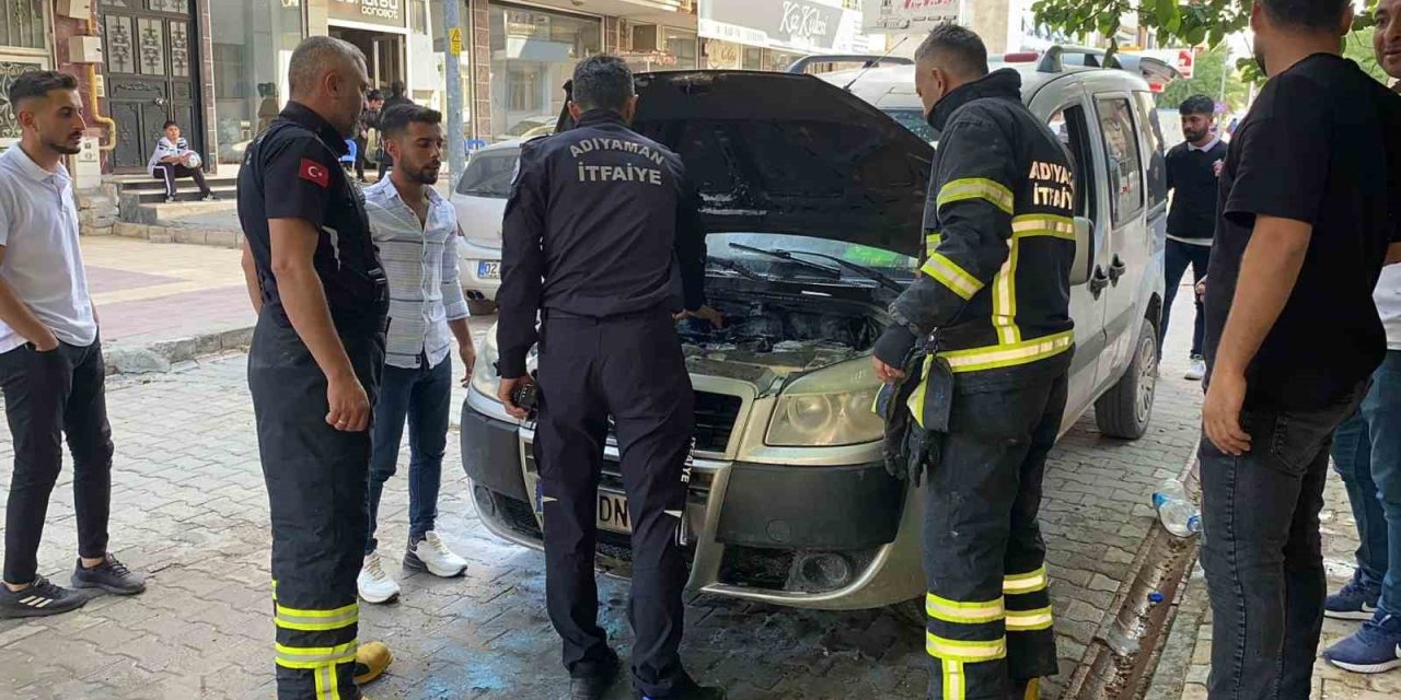 Park Halindeki Araç Yandı