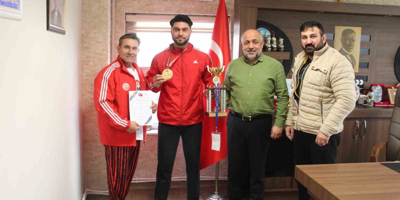 Afyonkarahisarlı Sporcu Vücut Geliştirme Şampiyonasında Avrupa İkincisi Oldu