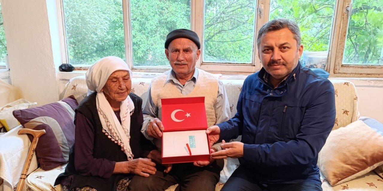 Evini Diyanete Bağışladı